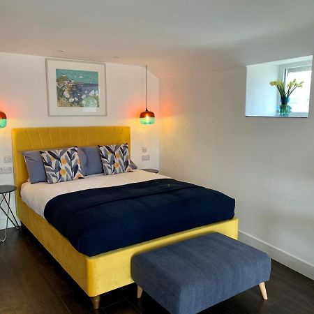 Modern Studio Apartment With Stunning Views! St Ives  Ngoại thất bức ảnh
